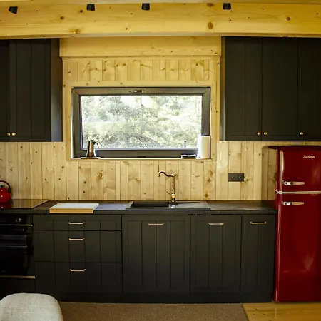 بيت للعطل Dom Na Krancu Lasu