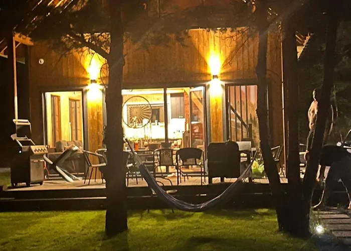 Dom Na Krancu Lasu بيت للعطل Ostrowy nad Oksza