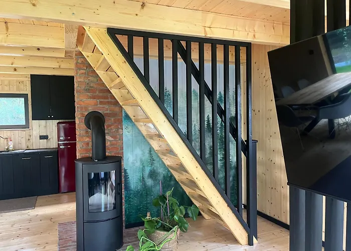 Dom Na Krancu Lasu بيت للعطل *