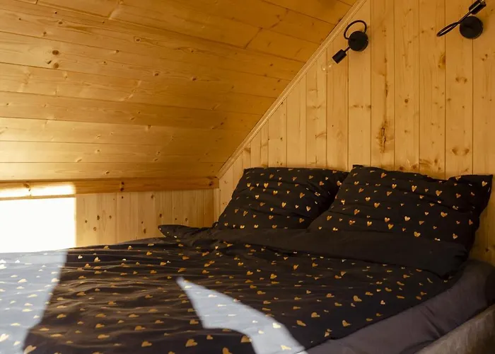 Dom Na Krancu Lasu بيت للعطل