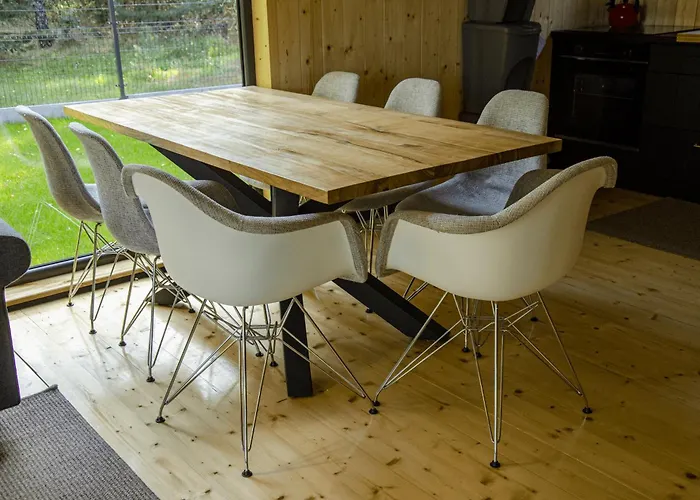 بيت للعطل Dom Na Krancu Lasu